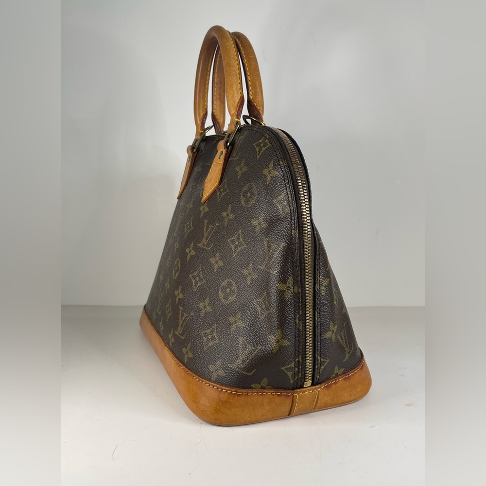 Louis Vuitton Alma Hand Bag - Picture 4 of 16